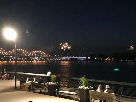 Local entertainment and events around Quad Cities .